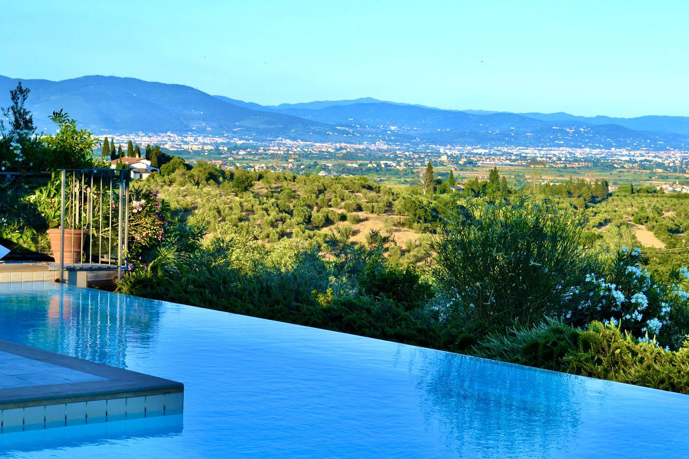 Bestoftuscany Historic Villa Fattoria La Serra in Carmignano, Provincia de Prato