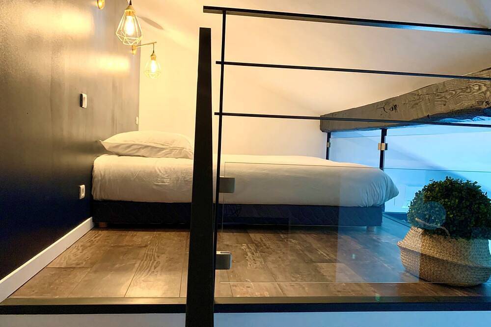 Entire apartment, Serenite Basque - Gîtes & Spa Privatif - Mountain view loft in Ainhoa, Bayonne region