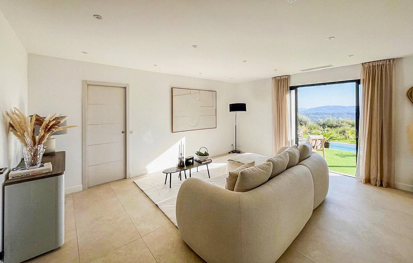 Apartamento de lujo con piscina, terraza y WiFi, cerca de restaurantes y del río in Fayenza, Region de Draguignan