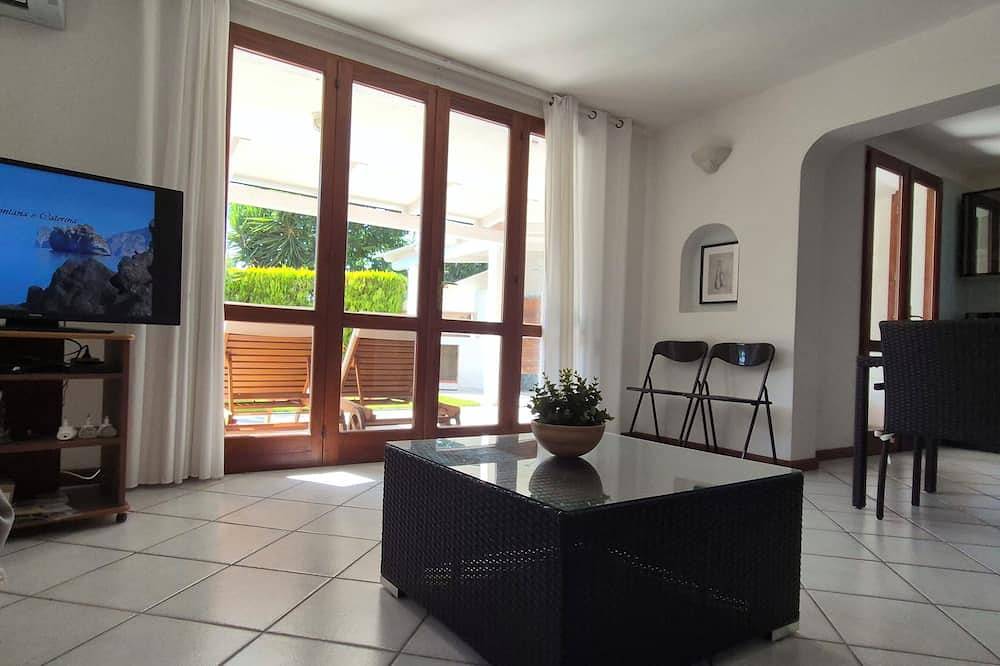Beautiful house with garden 100 m from the sea. Sinis Regional Park - Montiferru in Spiaggia dei Preti (Cuglieri), Cuglieri
