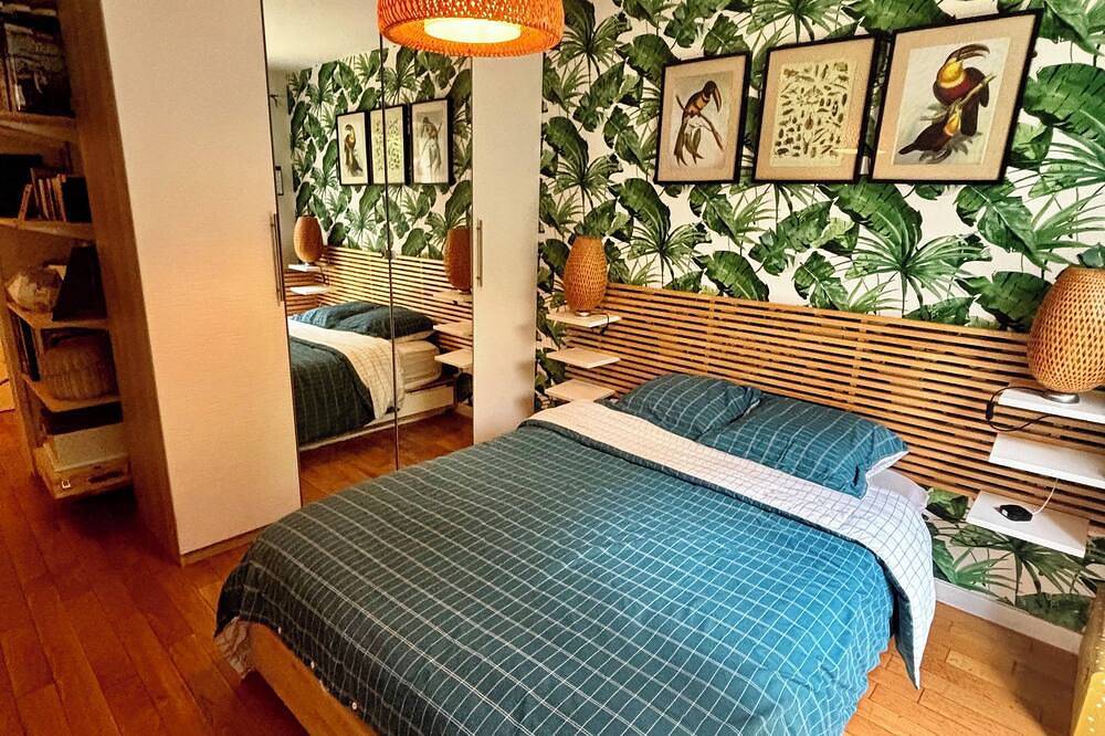 Entire apartment, Bel Appartement Avec Jardin Privé à 500m de Paris in Bagnolet, Seine-Saint-Denis