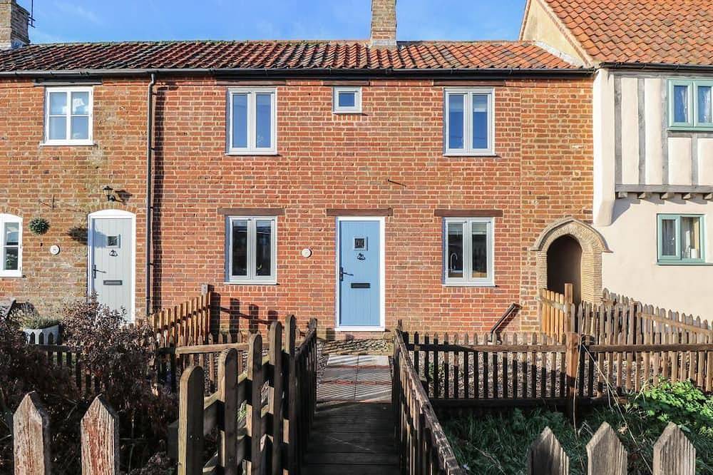 Spring Cottage, in Sea Palling in Sea Palling, The Broads