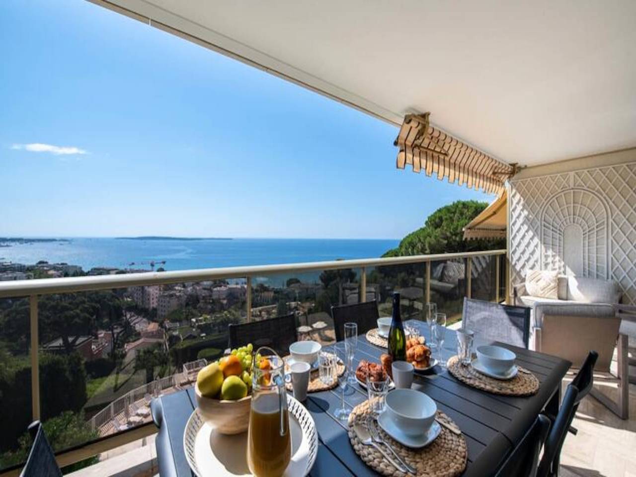 Appartement De Vacances pour 4 Personnes dans Cannes La Bocca, Cannes