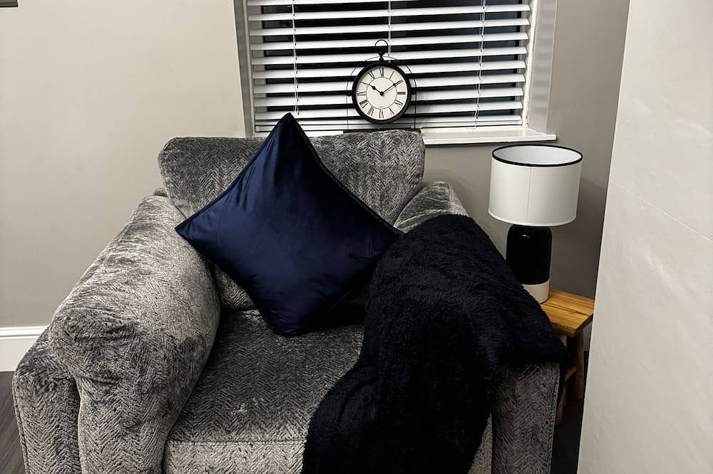 Central Near Hospital 2 Bedroom - Sleeps 4 - Self Check In - Fully Furnished in Carlisle, Cumbria