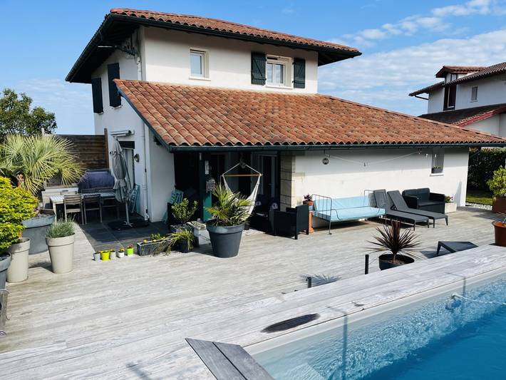Chambre d’hôte pour 2 personnes, avec jardin et piscine