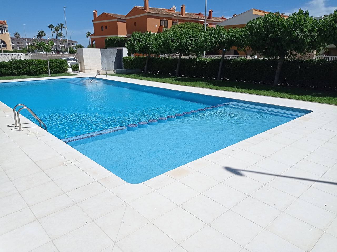 Entire apartment, Bonito apartamento para 4/5 pers, terrazas cerca de la playa en Xeraco in Playa Xeraco, Xeraco