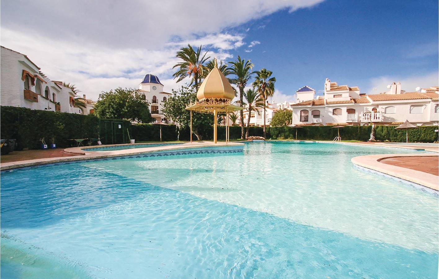 Poolside Terrace Apartment 700m from Beach in Santa Pola, Costa Blanca