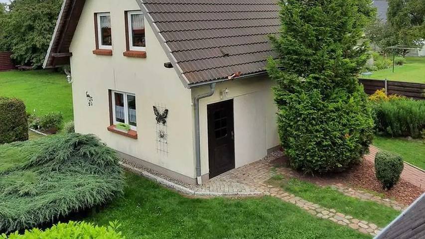 Ferienhaus für 5 Personen, mit Terrasse und Garten sowie Pool in Mecklenburgische Seenplatte