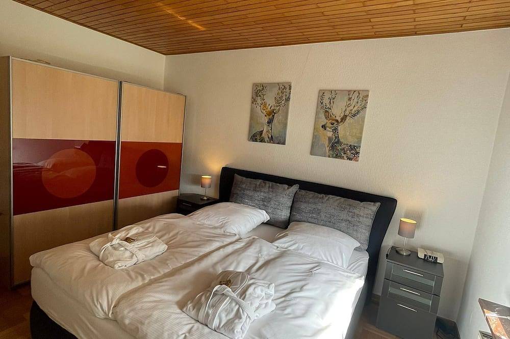 Ganze Wohnung, Helle, ruhige Ferienwohnung in 35606 Solms voll ausgestattet und top gepflegt! in Solms, Lahn-Dill-Kreis