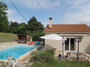 Gîte pour 6 personnes, avec jardin et terrasse à Saint-Paul-en-Forêt