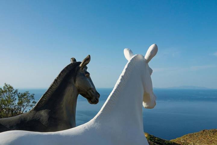 Location de vacances pour 4 personnes, avec jacuzzi ainsi que jardin et piscine dans Folégandros - 2