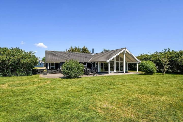 Ferienhaus für 8 Personen, mit Whirlpool und Terrasse sowie Garten und Sauna in Bork Havn