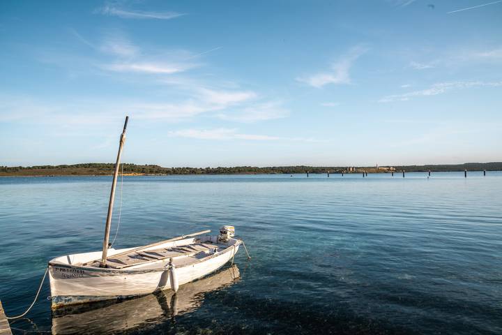 Seaside house Casa Ullastre de Fornells with Terrace & Sea view; Street Parking Available in Fornells, Es Mercadal