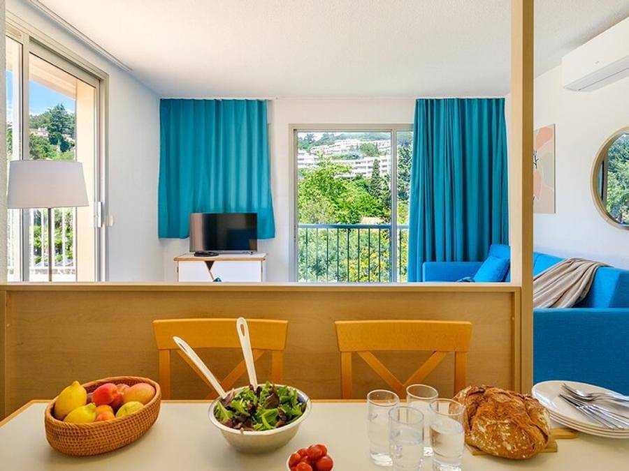 Pierre & Vacances Résidence Villa Livia - Appartement 7 personnes - 1 chambre + 1 coin nuit in Cannes La Bocca, Cannes