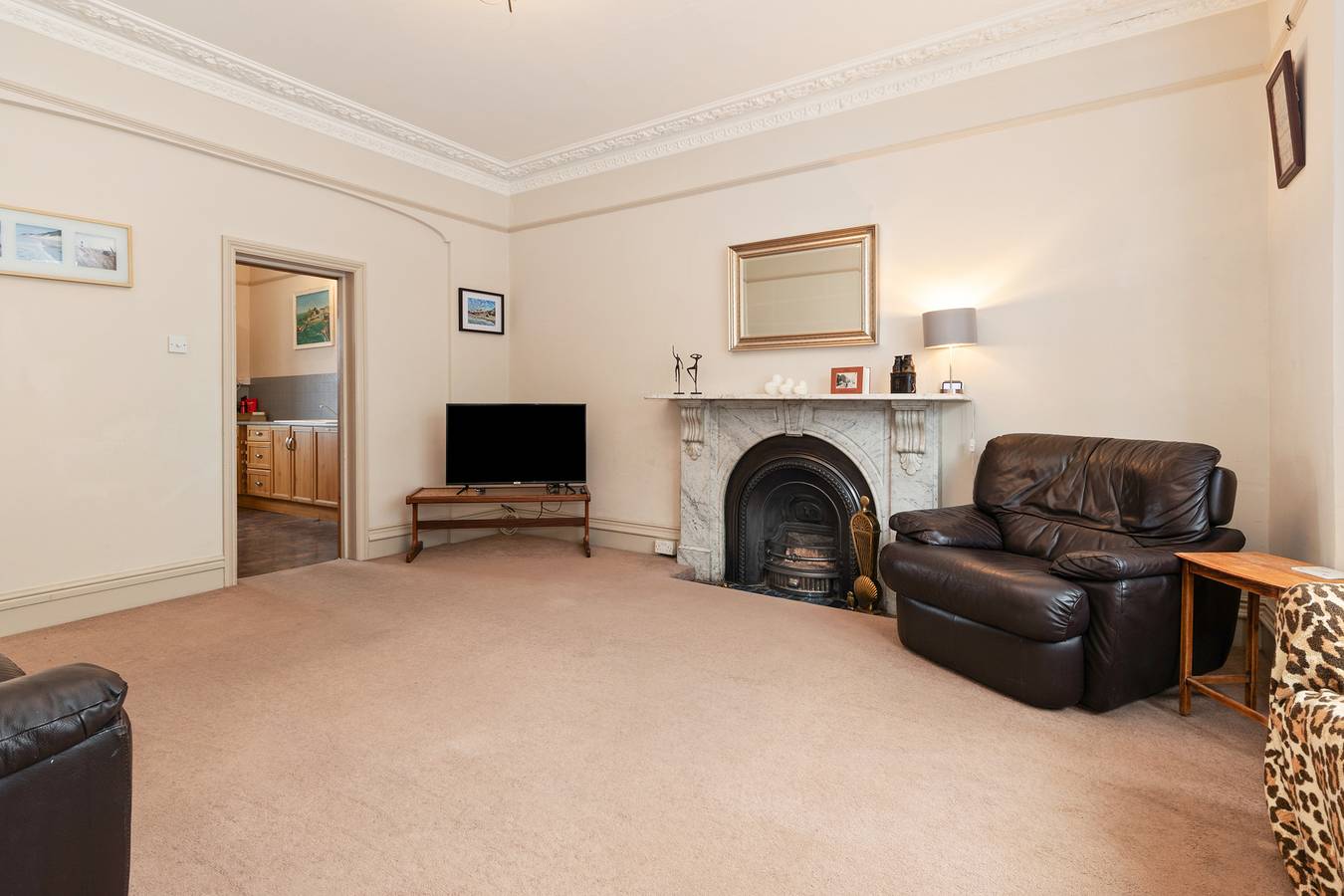 Entire apartment, Connaught House - Central Location, Near the Beach in Tenby, Pembrokeshire
