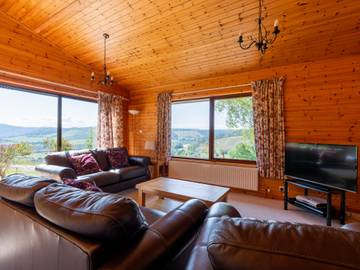 Bungalow for 6 People in Drumnadrochit, Loch Ness, Photo 1