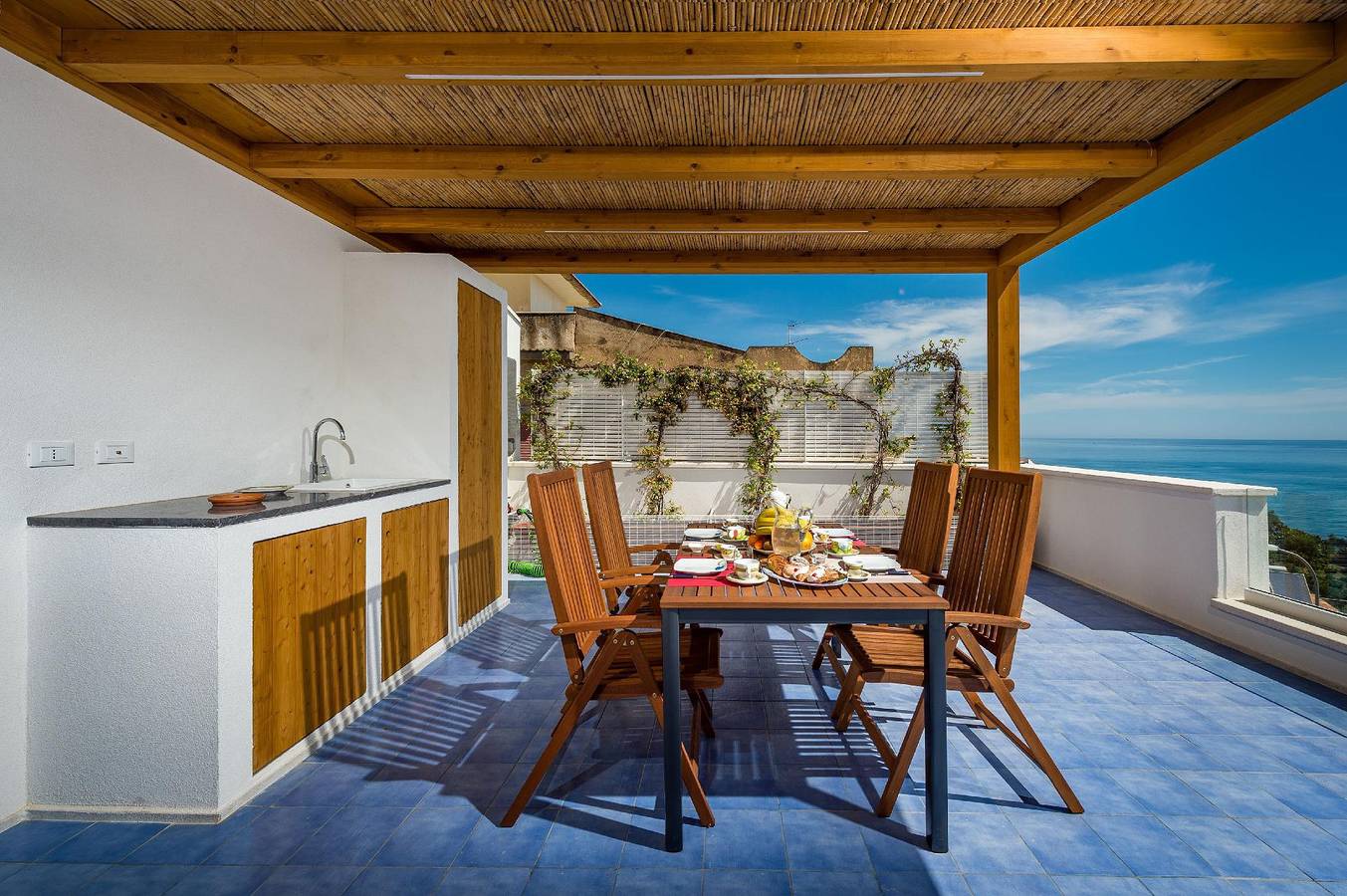 Apartamento vacacional entero, Bluoltremare Terrace in Castellammare del Golfo, Provincia de Trapani