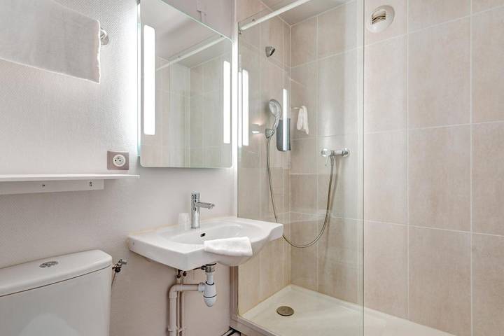 Hôtel pour 4 personnes à Louveciennes - 2