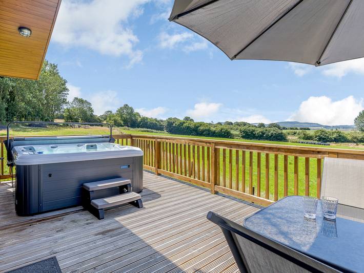 Log cabin for 4 people, with Garden in Worcestershire