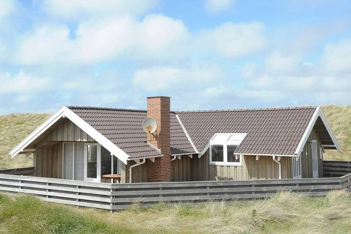 Ferienhaus für 6 Personen, mit Whirlpool und Terrasse sowie Sauna in Houvig