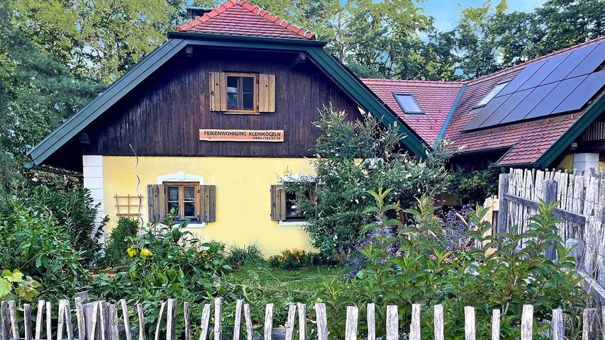Ferienwohnung für 2 Personen, mit Garten und Whirlpool sowie Balkon - 1