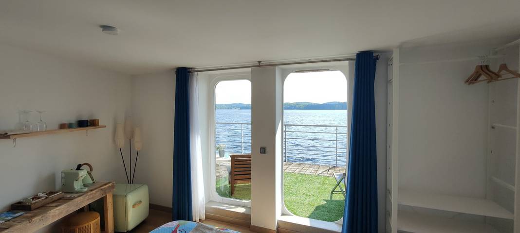 Chalet pour 2 personnes, avec vue sur le lac et terrasse dans Massif central - 3