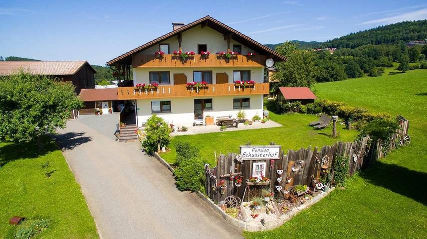 Pension pour 2 personnes, avec Balcon et Balcon/Terrasse ainsi que Terrasse et Jardin à Bodenmais