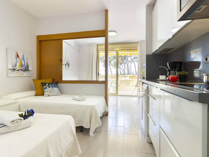Ferienwohnung für 3 Personen, mit Terrasse und Garten sowie Pool in Cambrils - 2