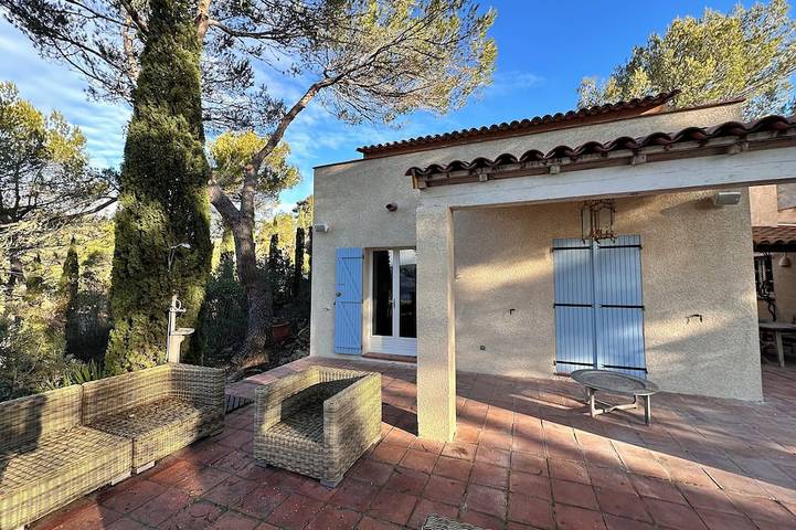 Provencal house with direct access to lake and private pool in Esparron-de-Verdon, Alpes-de-Haute-Provence