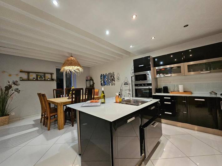 Location de vacances pour 8 personnes, avec jardin à Couffy