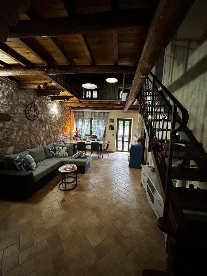 Chalet Il Ballatoio in Rocca di Botte, Provincia di L'Aquila