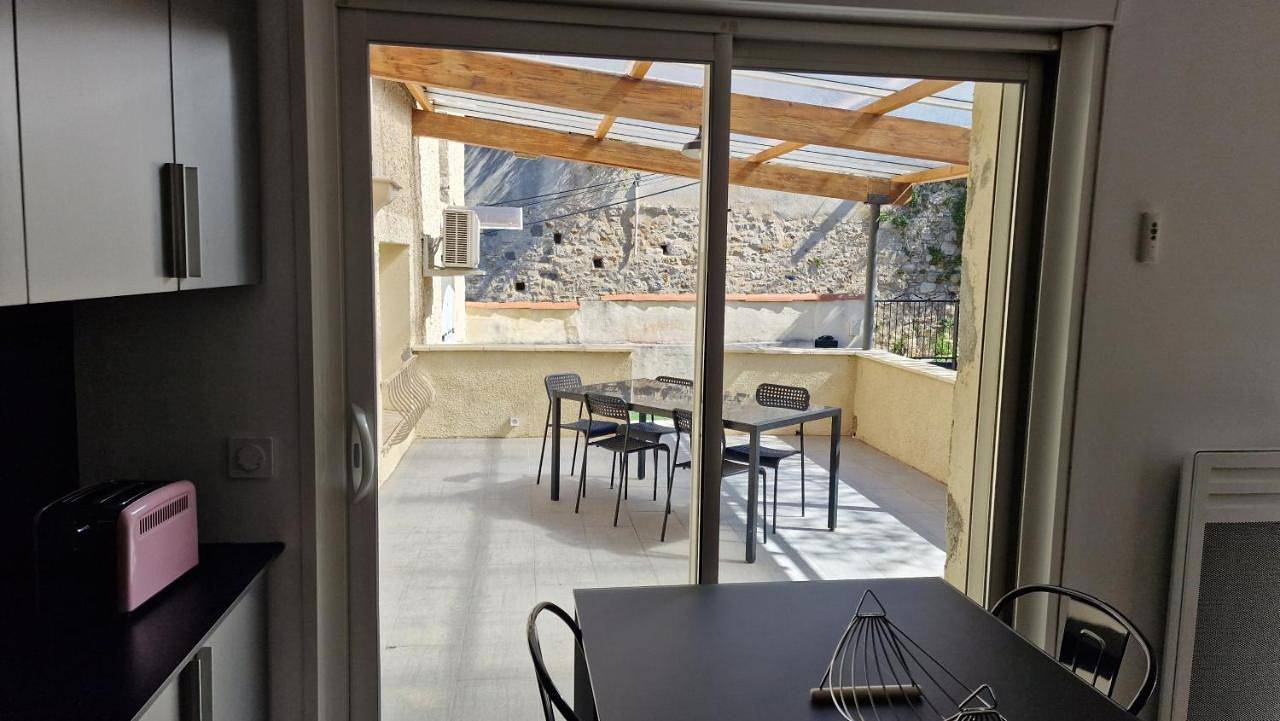 Appartement entier, Apartment - Ground Floor in Magalas, Côte méditerranéenne (France)