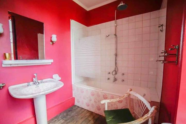 Gîte pour 15 personnes, avec Terrasse et Jardin à Messas - 4