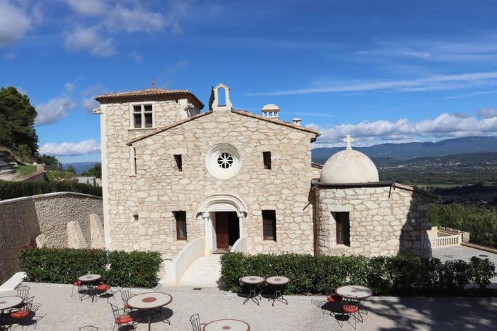 Hôtel pour 16 personnes, avec piscine ainsi que terrasse et jacuzzi à Le Puy-Sainte-Réparade - 2