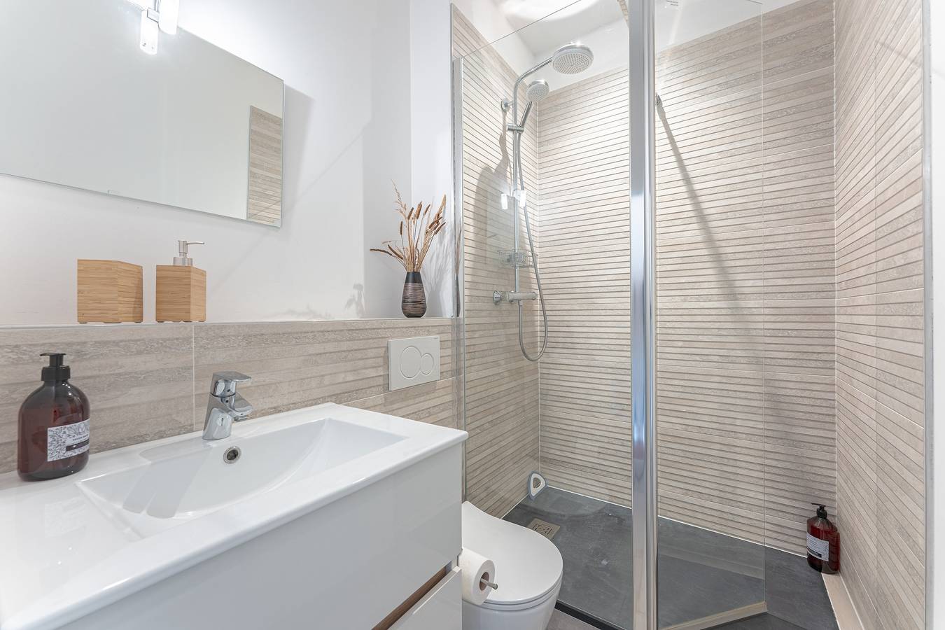 Entire apartment, Lucia - Appt sur l'Île Feydeau, au cœur de Nantes in Nantes, Nantes region