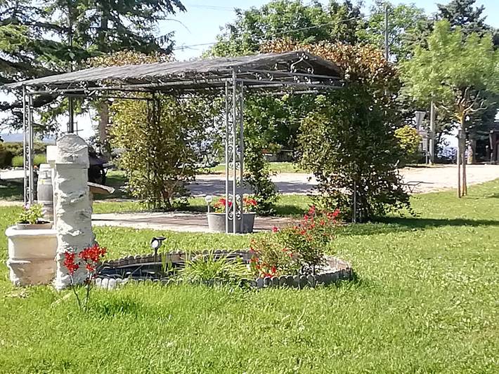 Gîte pour 11 personnes, avec terrasse et jardin à Cahuzac-sur-Vère - 3