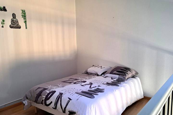 Ganze Wohnung, Ferienwohnung für 4 Personen mit Balkon in Sanary-sur-Mer, Mittelmeerküste (Frankreich)