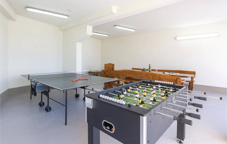 Acogedor apartamento con vistas al mar en Veliko Brdo, con aparcamiento y terraza in Veliko Brdo, Makarska