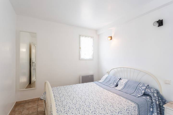 Gîte pour 4 personnes, avec terrasse ainsi que jardin et piscine à Beaucaire - 4