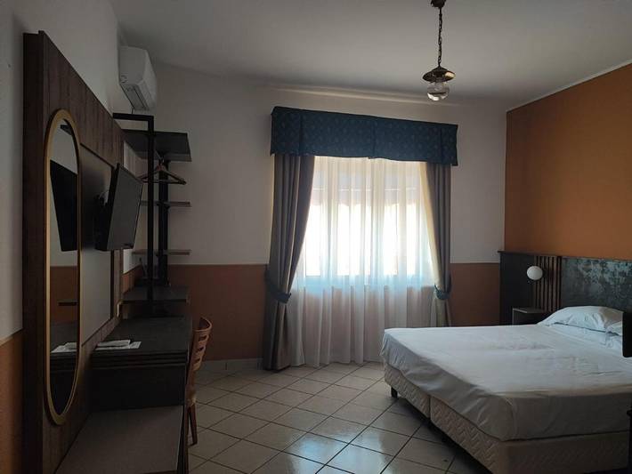 Hôtel pour 3 personnes, avec terrasse à Licata - 2