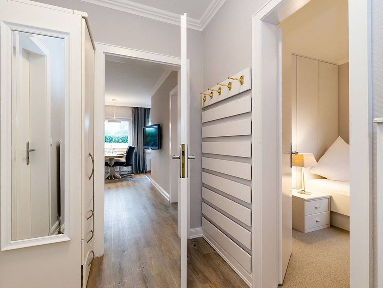 Ganze Ferienwohnung, Austernperle - 3-Zimmer-Ferienwohnung im Eg für max. 3 Personen mit Terrasse & Strandkorb. in Wenningstedt, Sylt