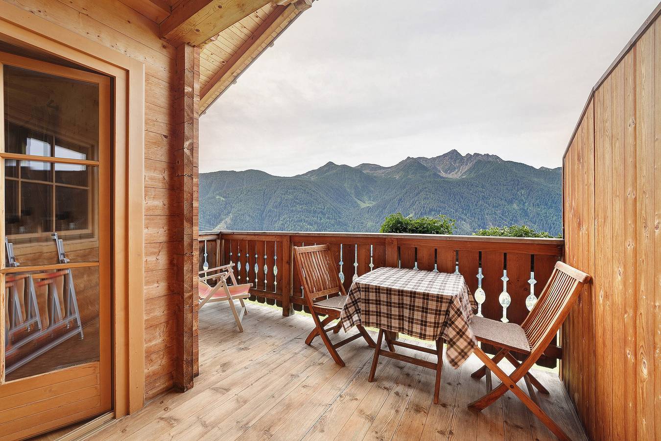 Ganze Wohnung, Apartment 'Innerdurachhof Hochwart' mit Seeblick, Gemeinschaftsterrasse und Wlan in Ulten, Ortleralpen