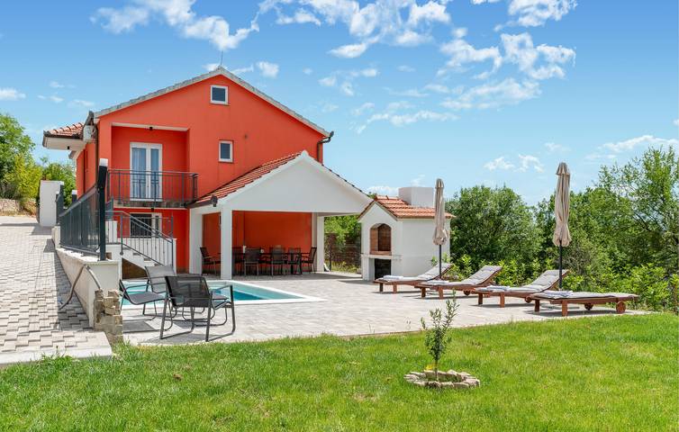 Ferienhaus für 8 Personen, mit Pool und Garten sowie Terrasse - 1