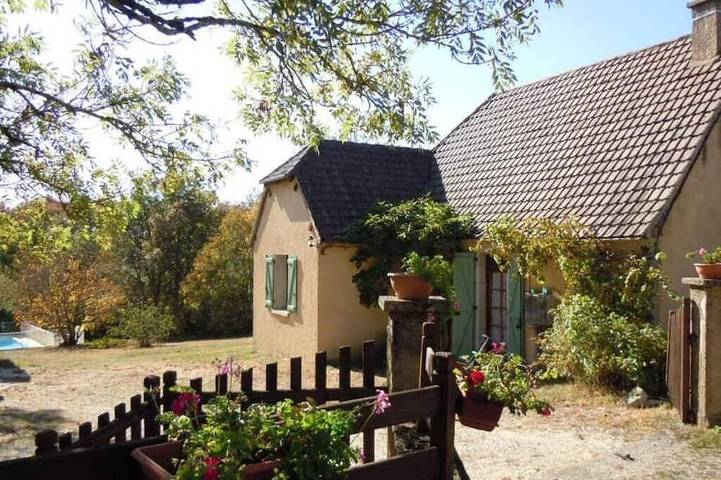 Location de vacances pour 5 personnes, avec jardin à Caniac-du-Causse