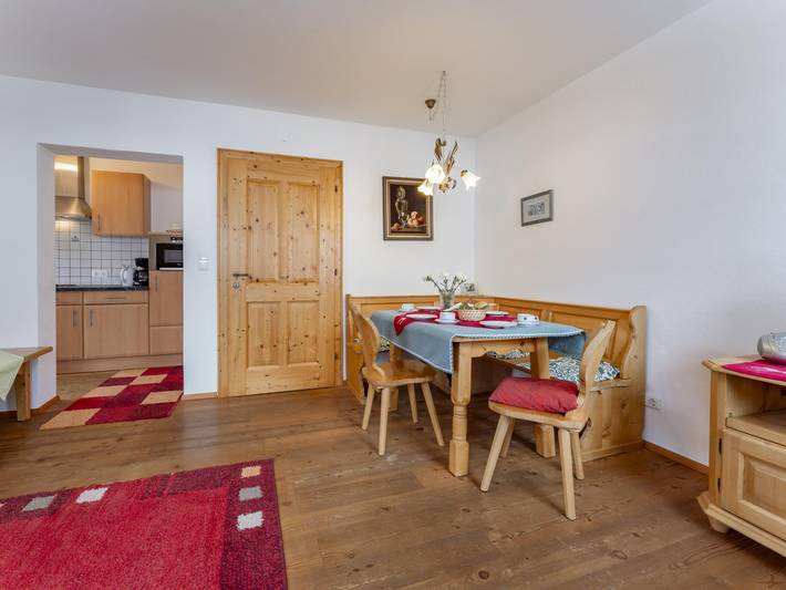 Ganze Wohnung, Wohnung mit Pool und viel Platz um das Haus
 in Goldegg, Ski Amadé