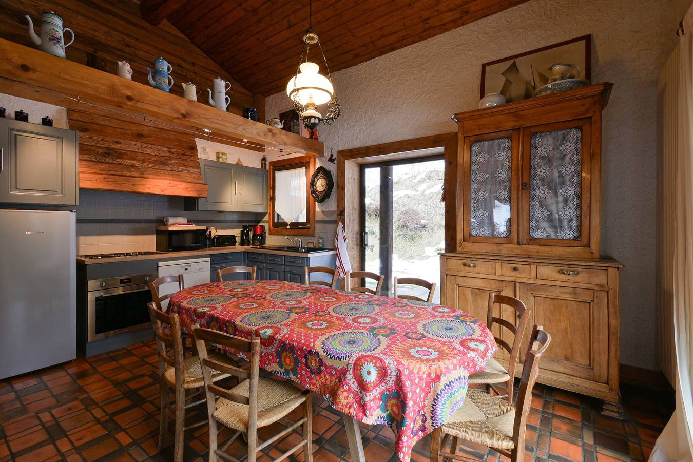 Chalet 'Montagne Proche Piste De Ski' con vistas a la montaña, terraza compartida y Wi-Fi in La Clusaz, Región de Annecy