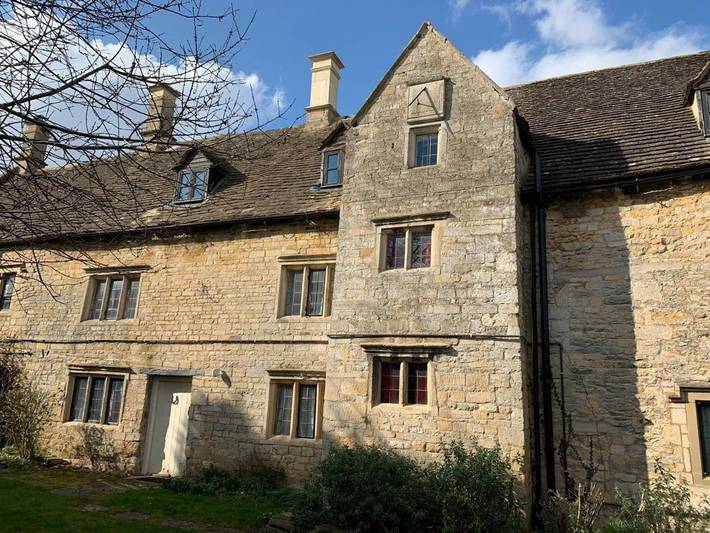 Location de vacances pour 18 personnes, avec vue et jardin à Corby