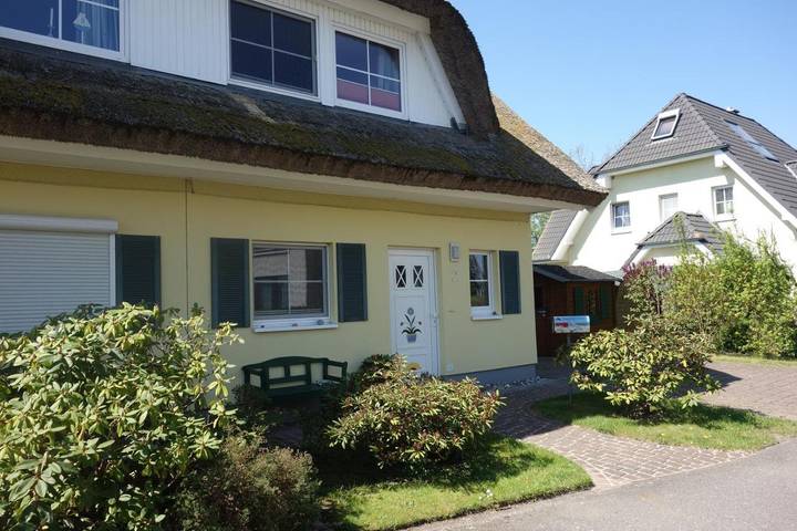 Ferienhaus mit Meerblick für 6 Personen, mit Garten und Sauna sowie Ausblick in Börgerende-Rethwisch