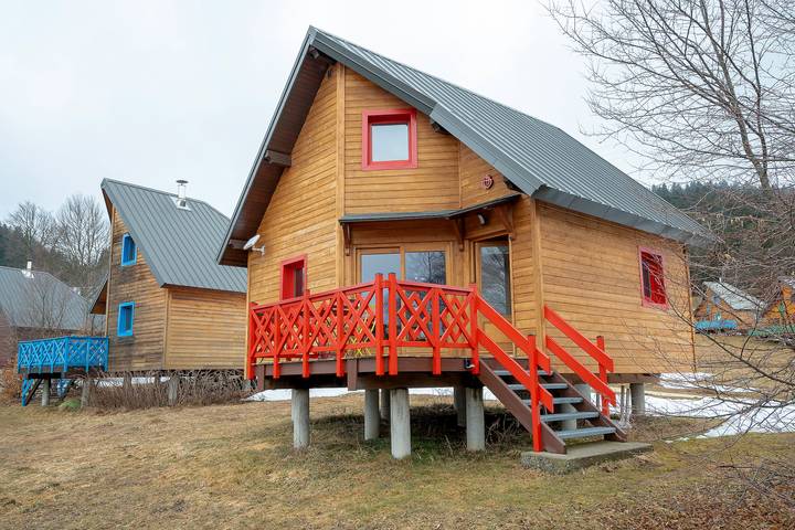 Chalet pour 4 personnes, avec bassin pour enfant et jardin à Les Déserts - 3