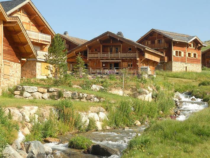 Maison pour 15 personnes, avec sauna et terrasse, animaux acceptés à Huez